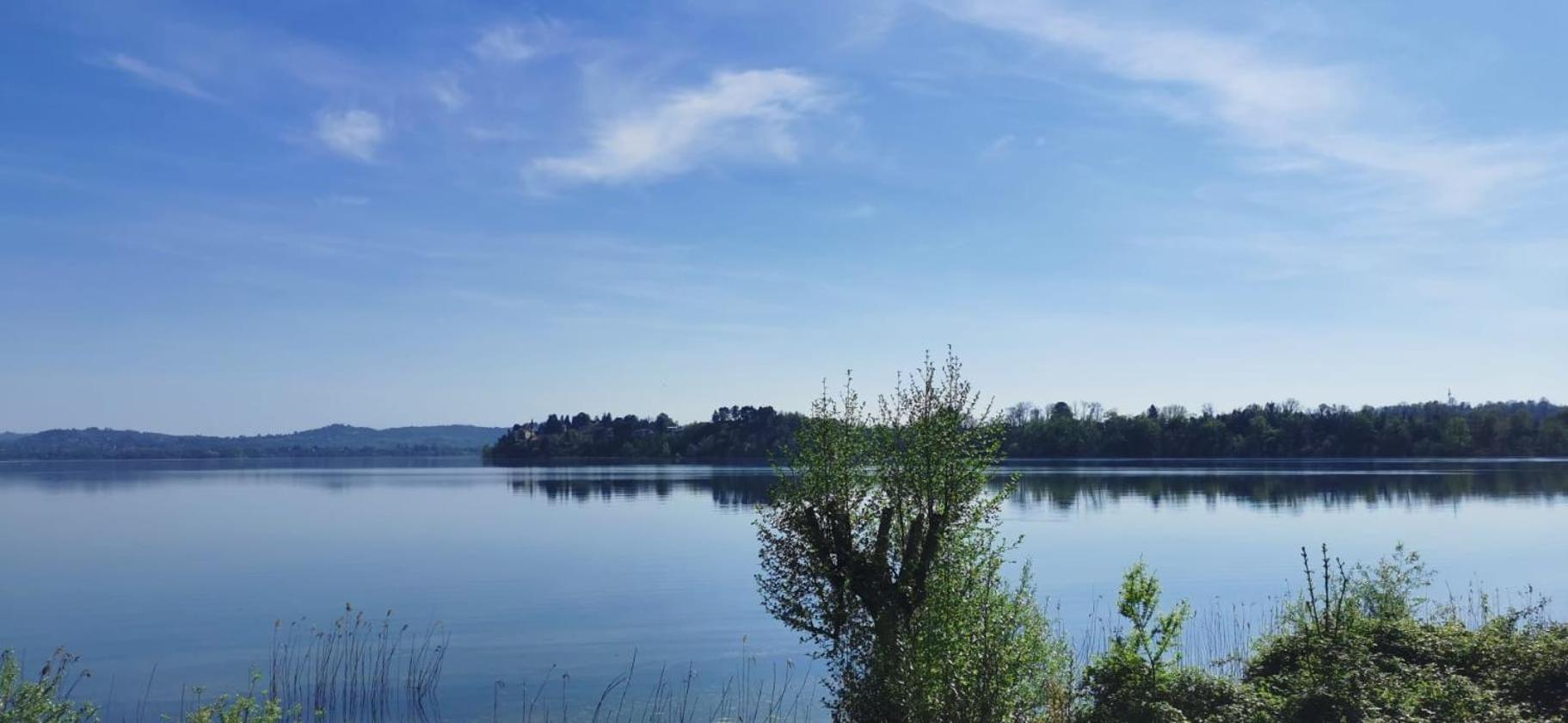 Water Lily Apartment Bardello Екстериор снимка